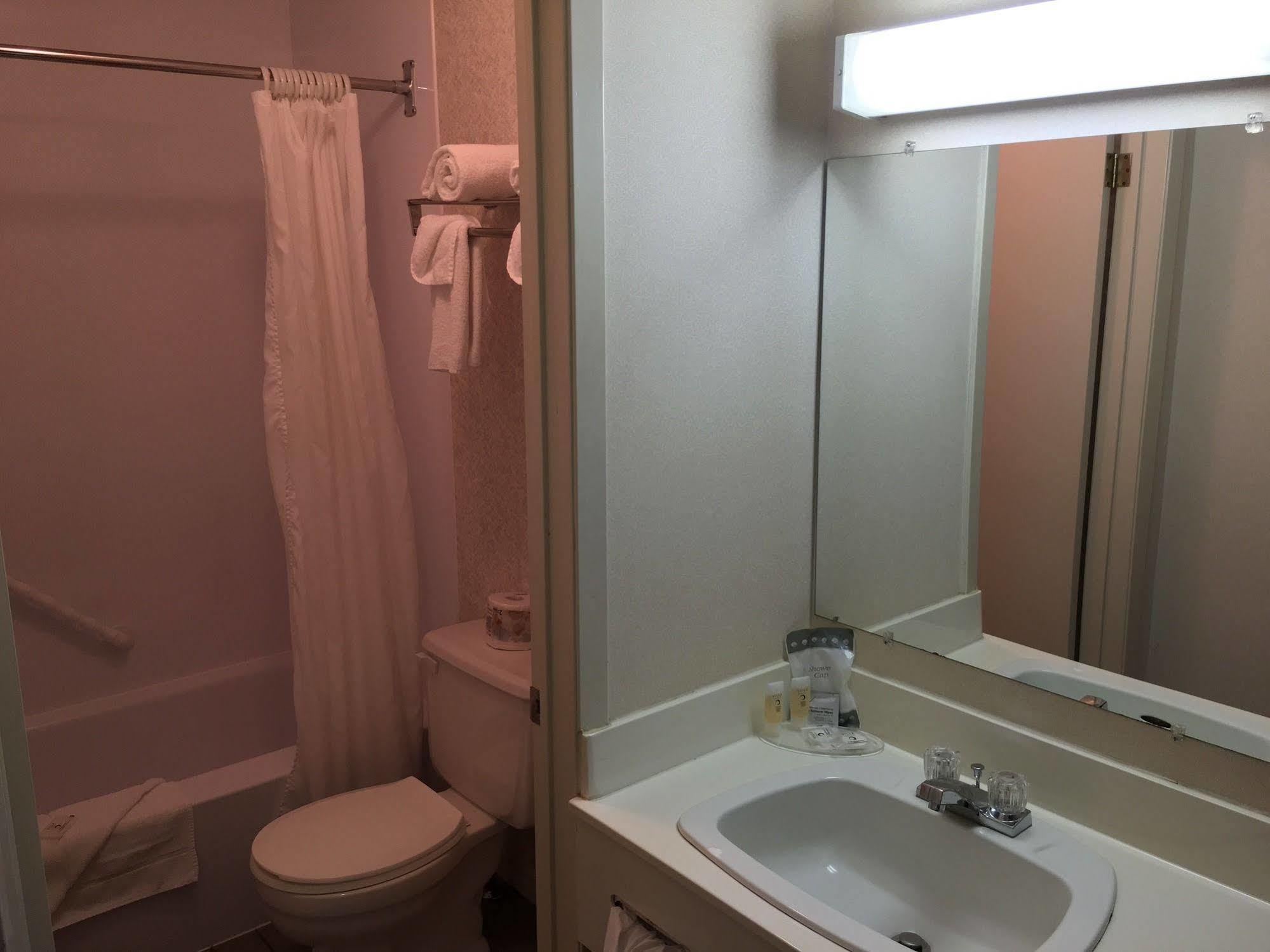 Fairway Inn Сассекс Екстер'єр фото